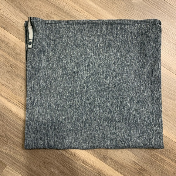 lululemon- heathered submarine Vinyasa scarf - Picture 4 of 5